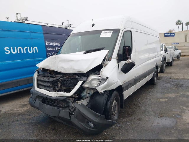 Mercedes-Benz Sprinter 2500 High Roof 2016 WD3PE8DD2GP193128 Image 2