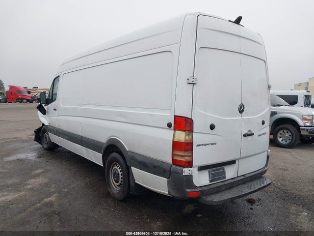 Mercedes-Benz Sprinter 2500 High Roof 2016 WD3PE8DD2GP193128 Image 3