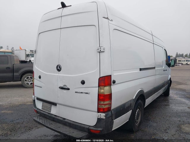 Mercedes-Benz Sprinter 2500 High Roof 2016 WD3PE8DD2GP193128 Image 4