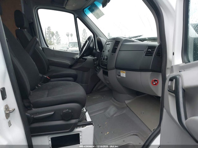 Mercedes-Benz Sprinter 2500 High Roof 2016 WD3PE8DD2GP193128 Image 5