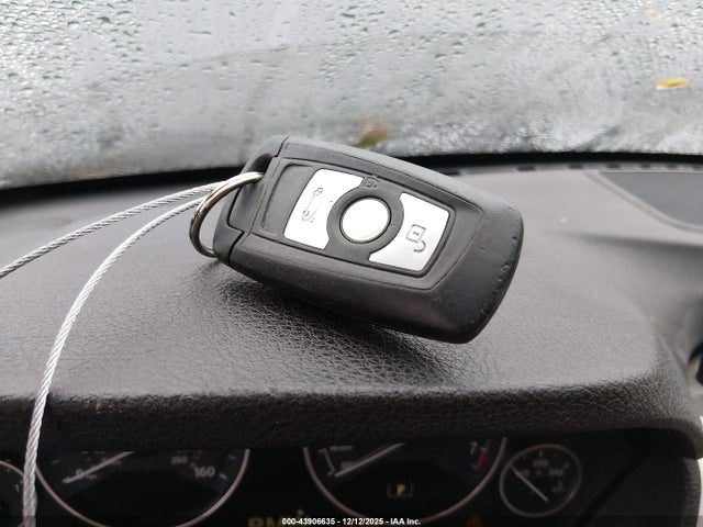 WBA3B1C5XEP680747 BMW 320i