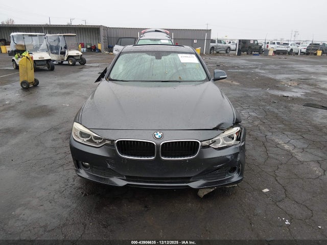 WBA3B1C5XEP680747 BMW 320i