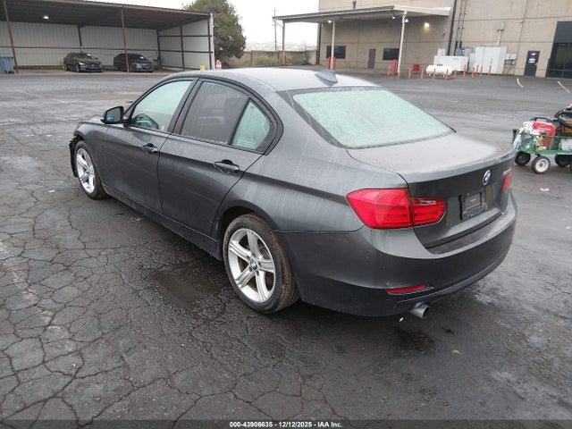 WBA3B1C5XEP680747 BMW 320i