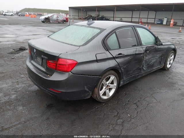 WBA3B1C5XEP680747 BMW 320i