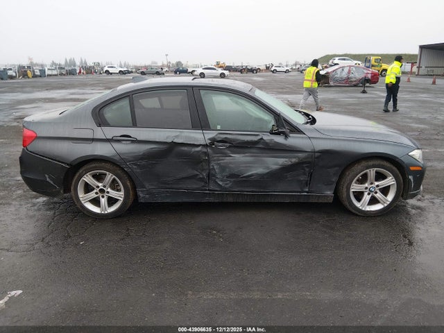 WBA3B1C5XEP680747 BMW 320i