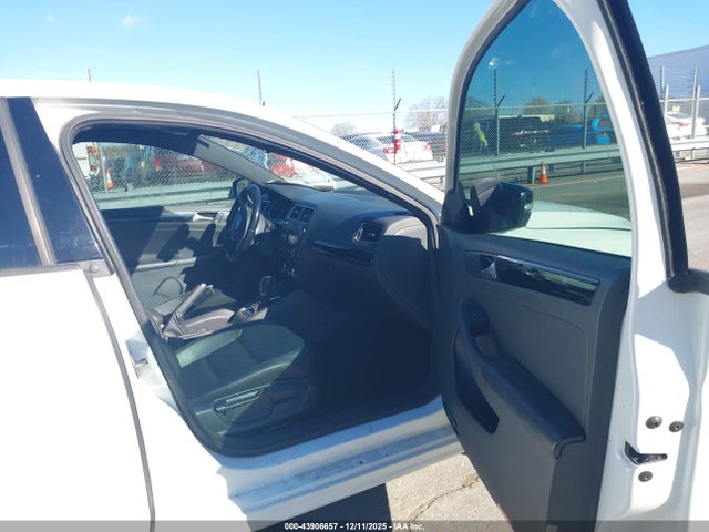 Продаж на аукціоні авто 2018 Volkswagen Jetta 1.8t Se Sport, vin: 3VWD17AJ4JM213382, номер лоту: 43906657