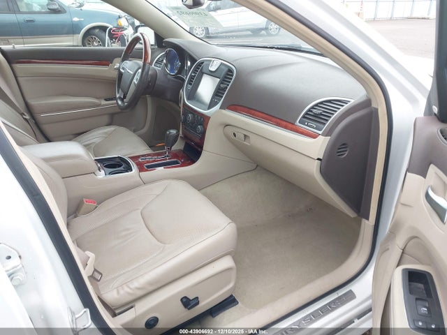 2011 CHRYSLER 300C 2C3CA6CT6BH538403 Photo 4