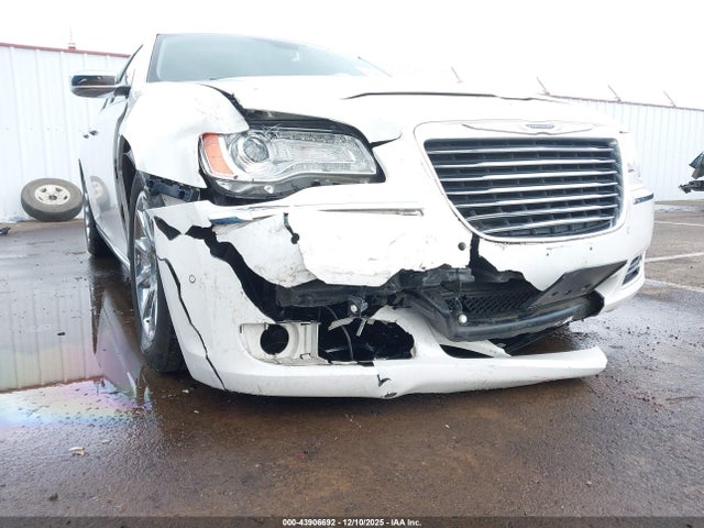 2011 CHRYSLER 300C 2C3CA6CT6BH538403 Photo 5