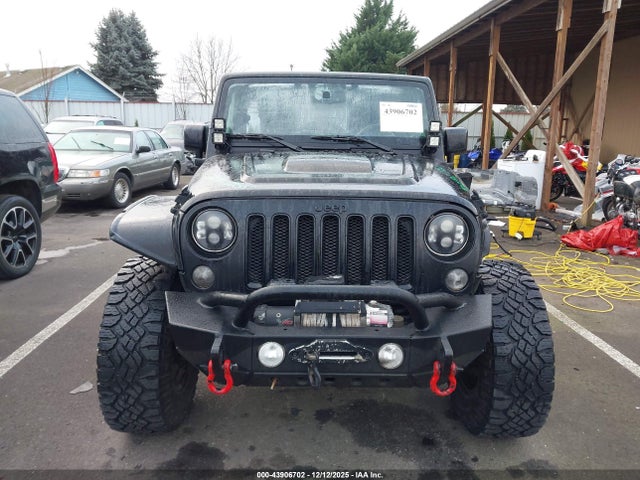 1C4BJWEG3FL714646 Jeep Wrangler Unlimited Sahara