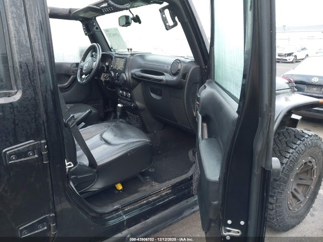 1C4BJWEG3FL714646 Jeep Wrangler Unlimited Sahara