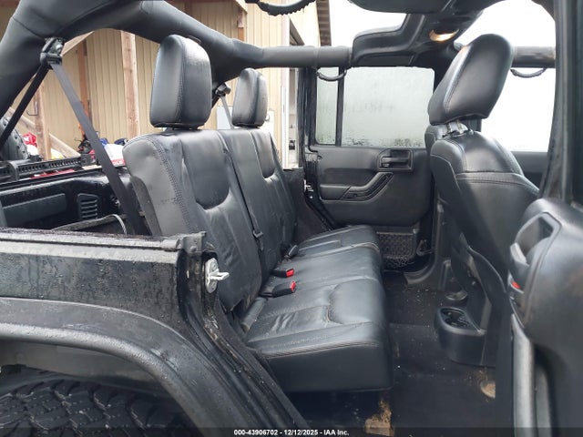 1C4BJWEG3FL714646 Jeep Wrangler Unlimited Sahara