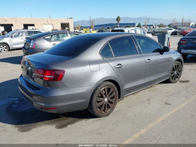 2018 VOLKSWAGEN JETTA 3VW2B7AJ9JM251713 Photo 3