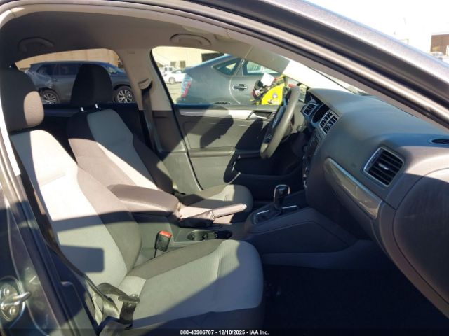 2018 VOLKSWAGEN JETTA 3VW2B7AJ9JM251713 Photo 4