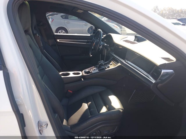 WP0AE2A75NL125157 Porsche Panamera E-hybrid 4/4 Platinum Edition