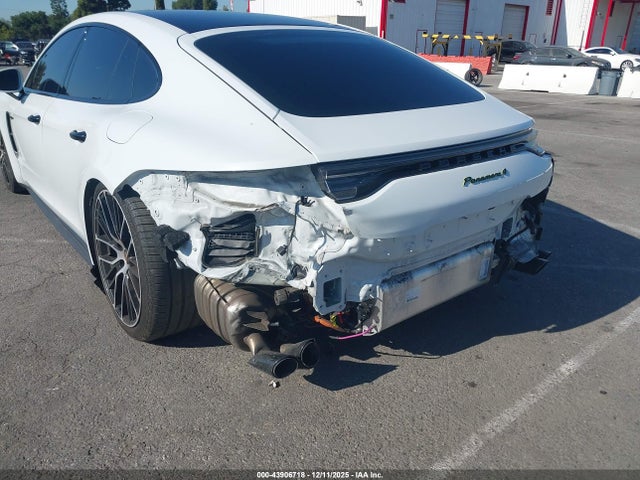 WP0AE2A75NL125157 Porsche Panamera E-hybrid 4/4 Platinum Edition