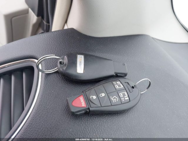 2016 CHRYSLER TOWN & COUNTRY 2C4RC1BG0GR302645 Photo 10