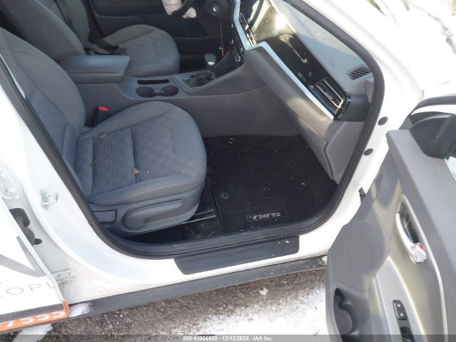 2022 KIA NIRO KNDCB3LC9N5540584 Photo 4