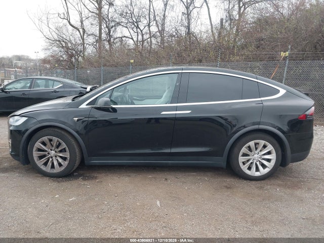 Tesla Model X 100d/75d/90d 2017 5YJXCDE26HF053631 Image 15