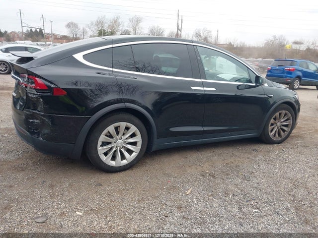 Tesla Model X 100d/75d/90d 2017 5YJXCDE26HF053631 Image 4