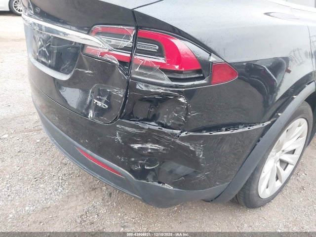 Tesla Model X 100d/75d/90d 2017 5YJXCDE26HF053631 Image 6