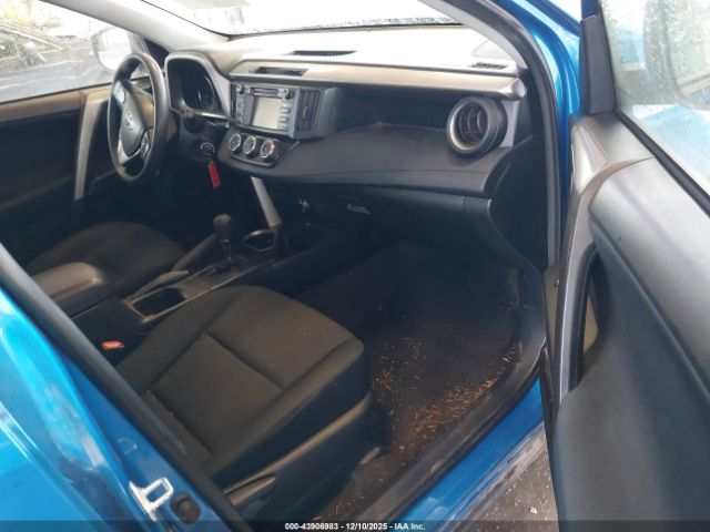 2018 TOYOTA RAV4 JTMBFREVXJD256995 Photo 4