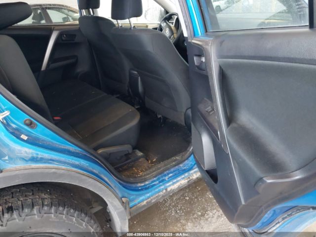 2018 TOYOTA RAV4 JTMBFREVXJD256995 Photo 7