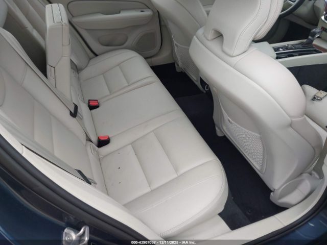 2019 VOLVO S60 7JRA22TL0KG009356 Photo 7