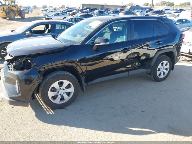 Toyota RAV4 LE 2024 2T3K1RFV3RC283629 Image 2