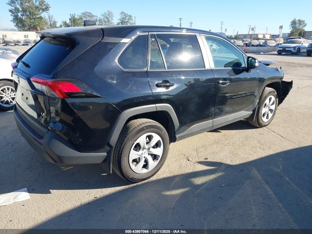 Toyota RAV4 LE 2024 2T3K1RFV3RC283629 Image 4