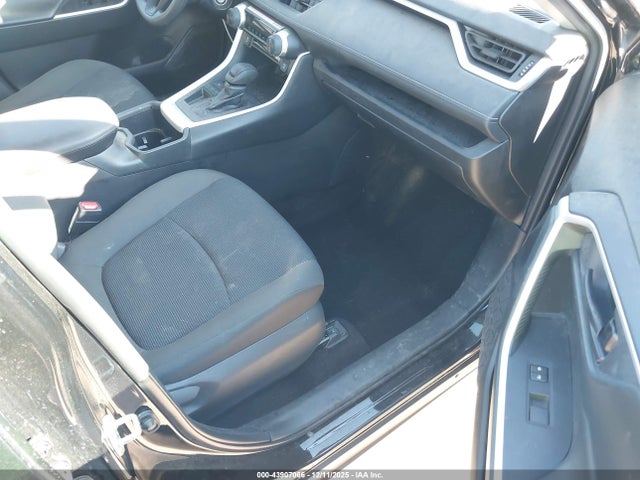 Toyota RAV4 LE 2024 2T3K1RFV3RC283629 Image 5