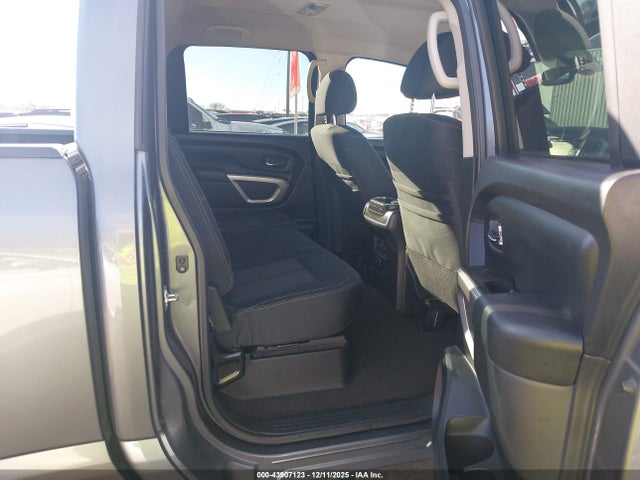 1N6BA1F4XJN543878 Nissan Titan Xd Sv Diesel