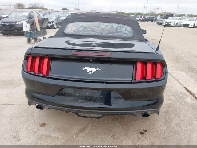 Ford Mustang Ecoboost Premium 2016 1FATP8UH3G5284895 Image 17
