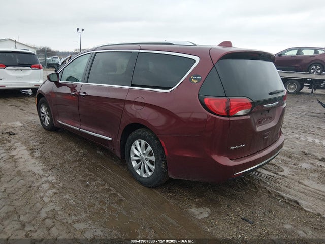 2018 CHRYSLER PACIFICA 2C4RC1BG4JR125816 Photo 2