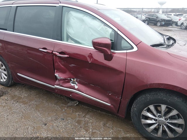 2018 CHRYSLER PACIFICA 2C4RC1BG4JR125816 Photo 5