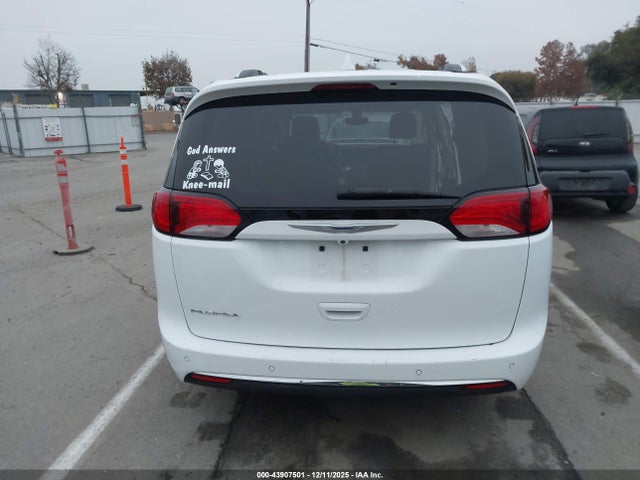 Продажа на аукционе авто 2019 Chrysler Pacifica Touring L, vin: 2C4RC1BG2KR626933, номер лота: 43907501