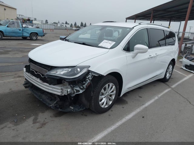 Продажа на аукционе авто 2019 Chrysler Pacifica Touring L, vin: 2C4RC1BG2KR626933, номер лота: 43907501