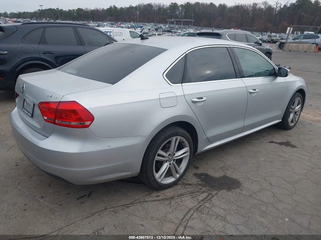 Продажа на аукционе авто 2015 Volkswagen Passat 2.0l Tdi Se, vin: 1VWBV7A33FC060869, номер лота: 43907513