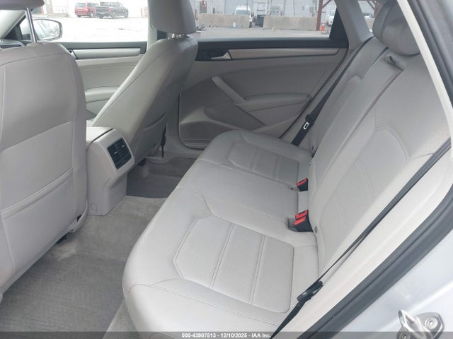 Продажа на аукционе авто 2015 Volkswagen Passat 2.0l Tdi Se, vin: 1VWBV7A33FC060869, номер лота: 43907513