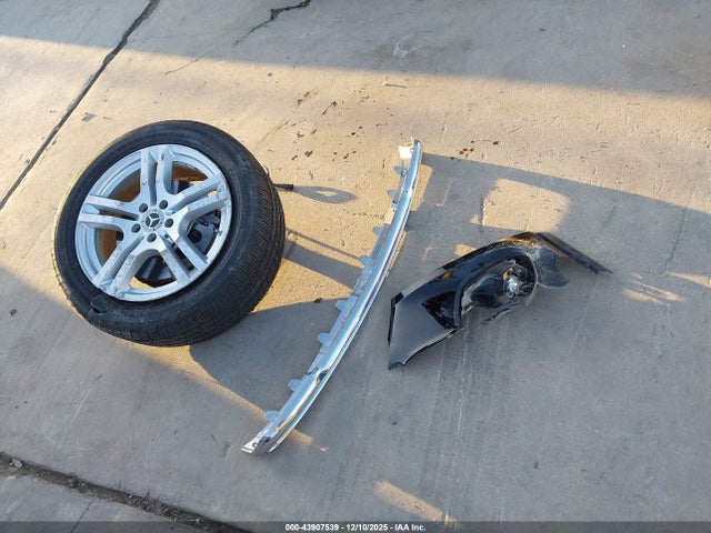 W1N4M4HB0MW088174 Mercedes-Benz Glb 250 4matic