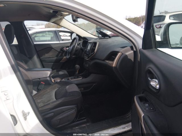 2018 JEEP CHEROKEE 1C4PJLCB7JD596275 Photo 4