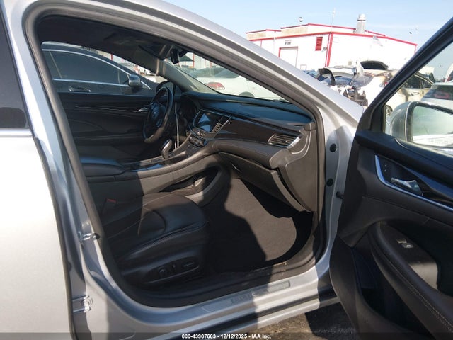 1G4ZP5SS5HU210768 Buick Lacrosse Essence