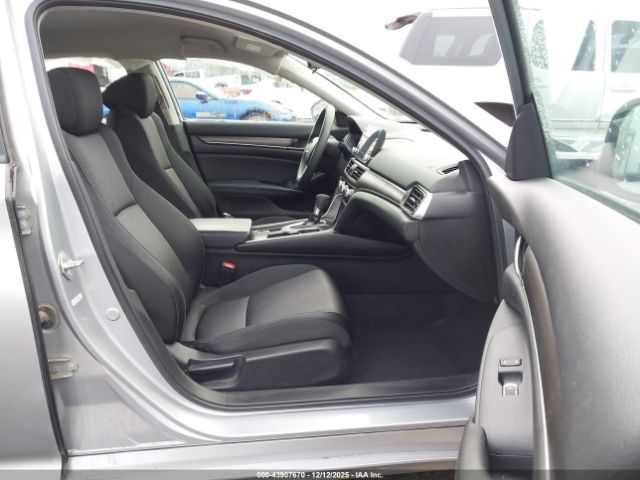 2018 HONDA ACCORD 1HGCV1F17JA211097 Photo 4