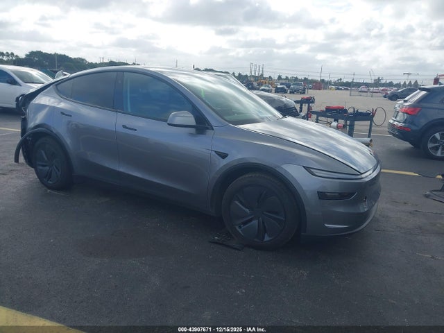 2026 TESLA MODEL Y 7SAYGDED7TA457735 Photo 0