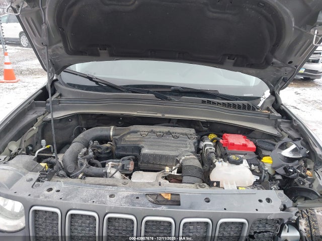 ZACNJDD11NPN68897 Jeep Renegade Limited 4x4