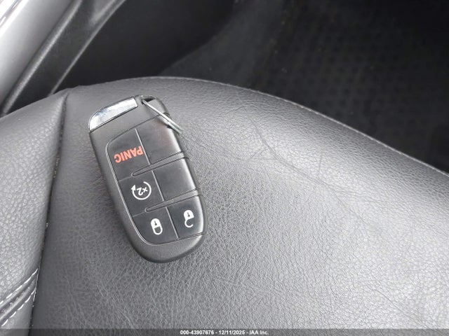 ZACNJDD11NPN68897 Jeep Renegade Limited 4x4