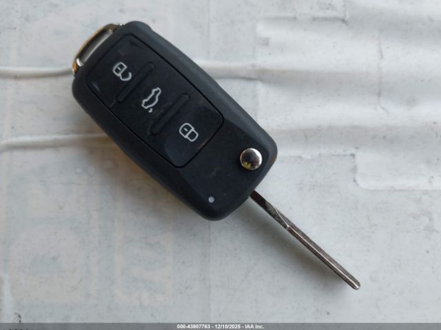 2011 VOLKSWAGEN TIGUAN WVGBV7AX2BW531856 Photo 10