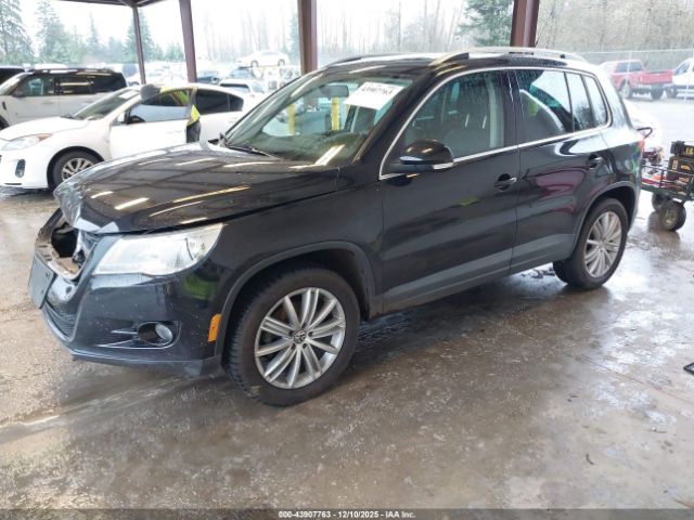 2011 VOLKSWAGEN TIGUAN WVGBV7AX2BW531856 Photo 1