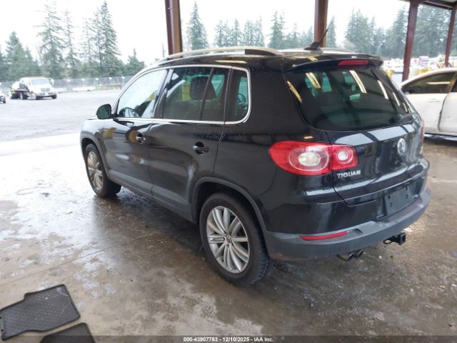 2011 VOLKSWAGEN TIGUAN WVGBV7AX2BW531856 Photo 2