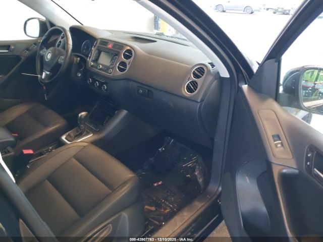 2011 VOLKSWAGEN TIGUAN WVGBV7AX2BW531856 Photo 4