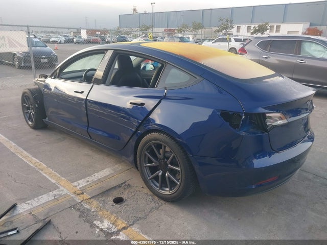 2018 TESLA MODEL 3 5YJ3E1EA3JF007355 Photo 2